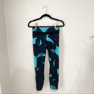 Lululemon Cropped Black/Blue Print Mesh Leggings